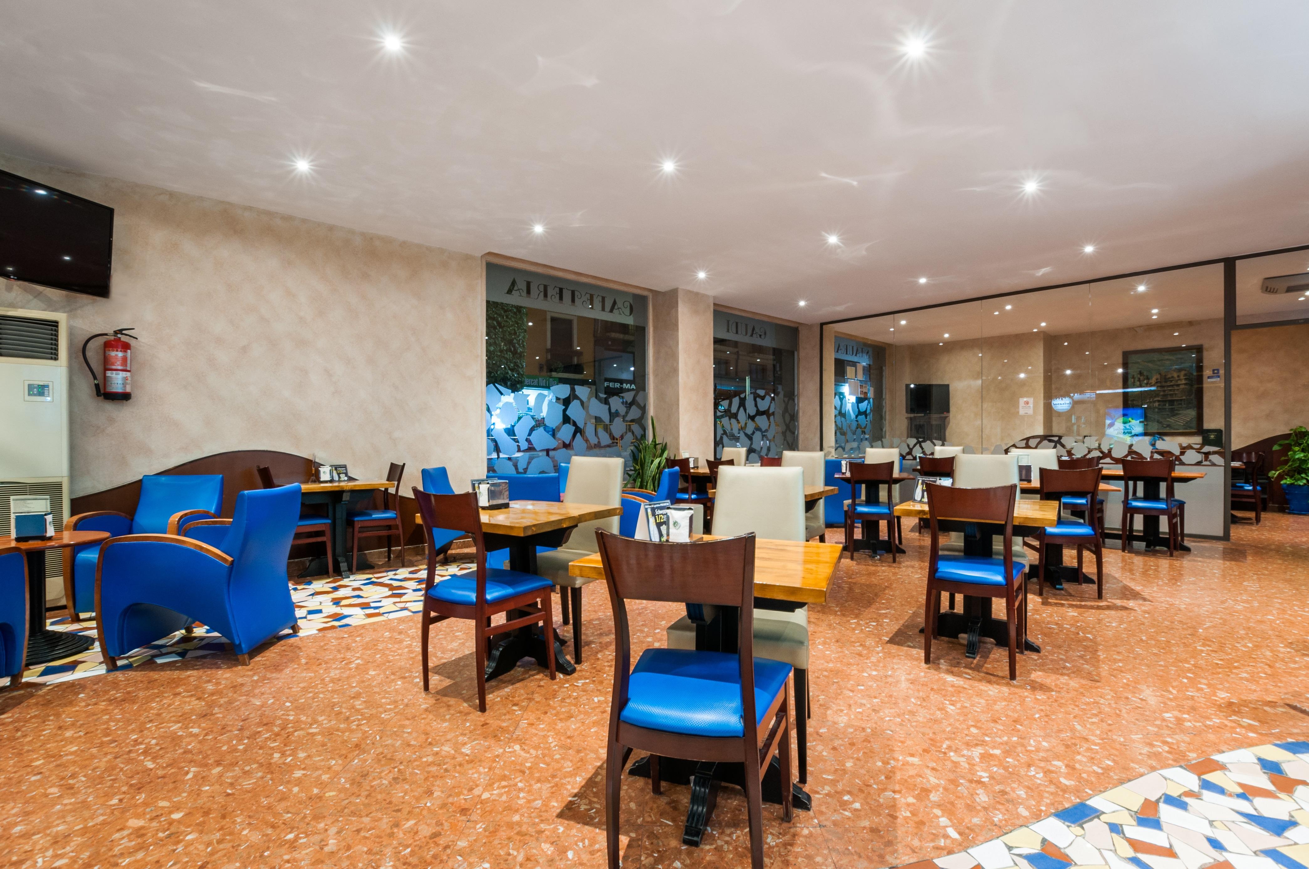 Hotel Gaudi Реус Екстериор снимка