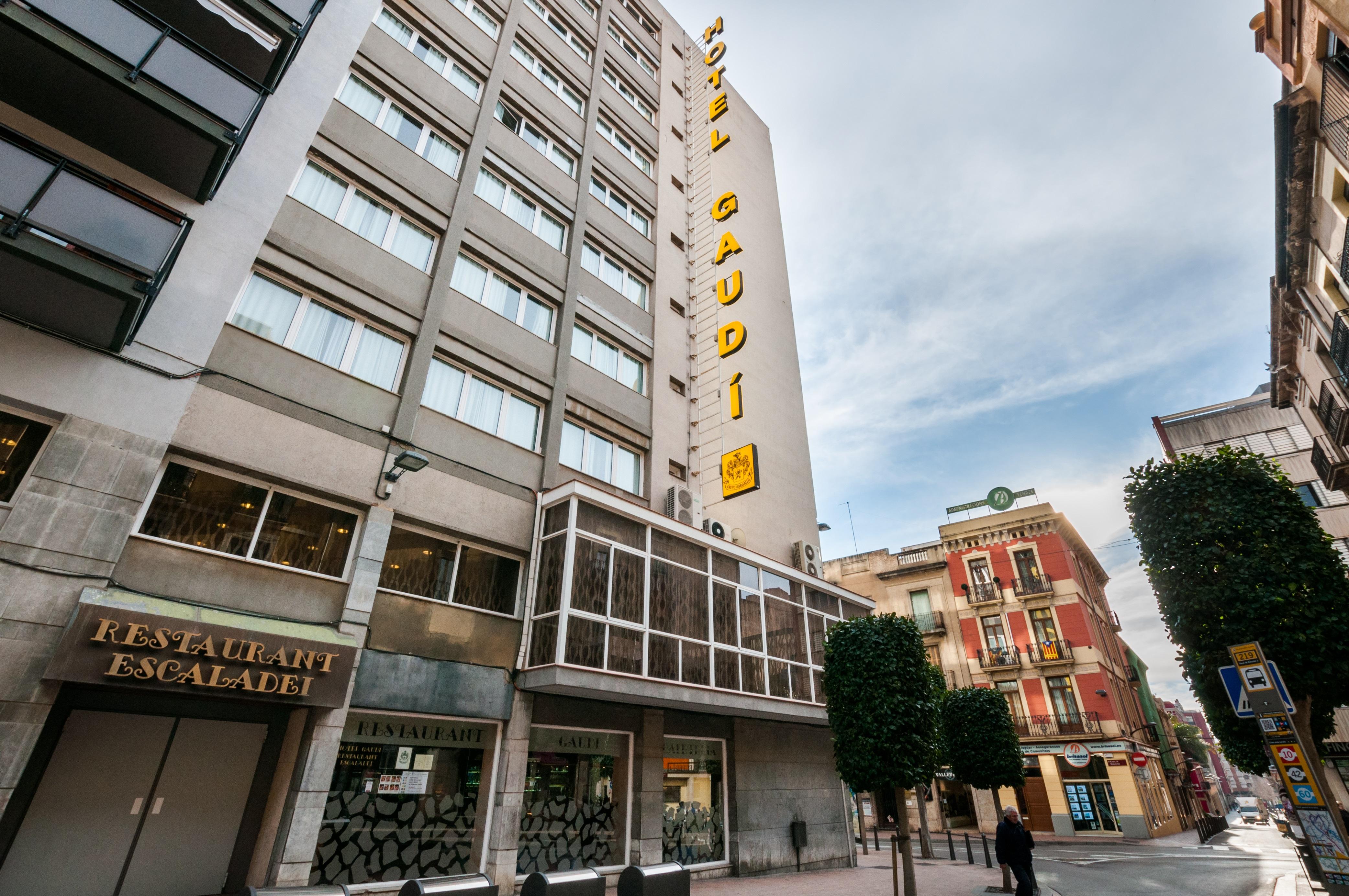 Hotel Gaudi Реус Екстериор снимка