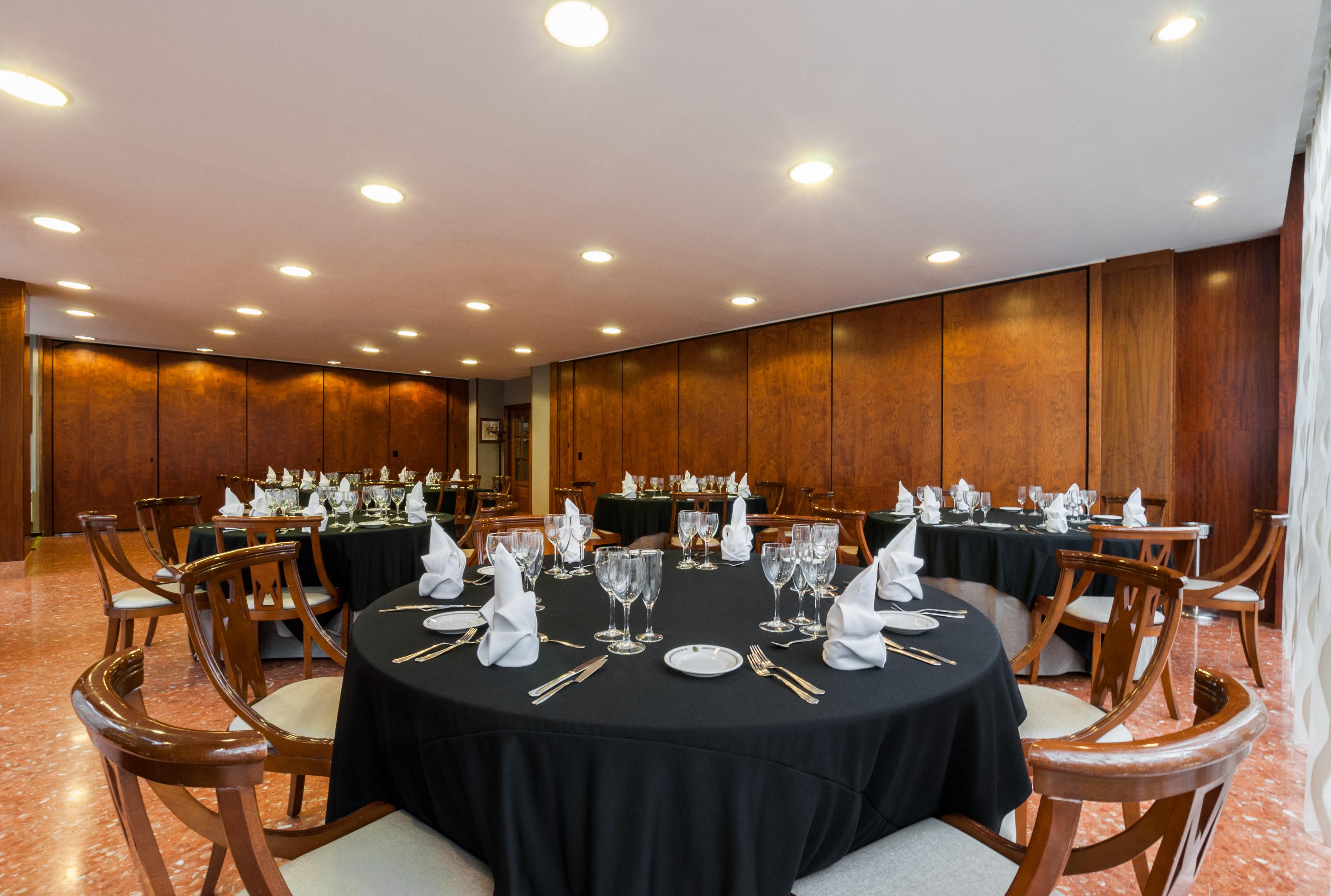 Hotel Gaudi Реус Екстериор снимка