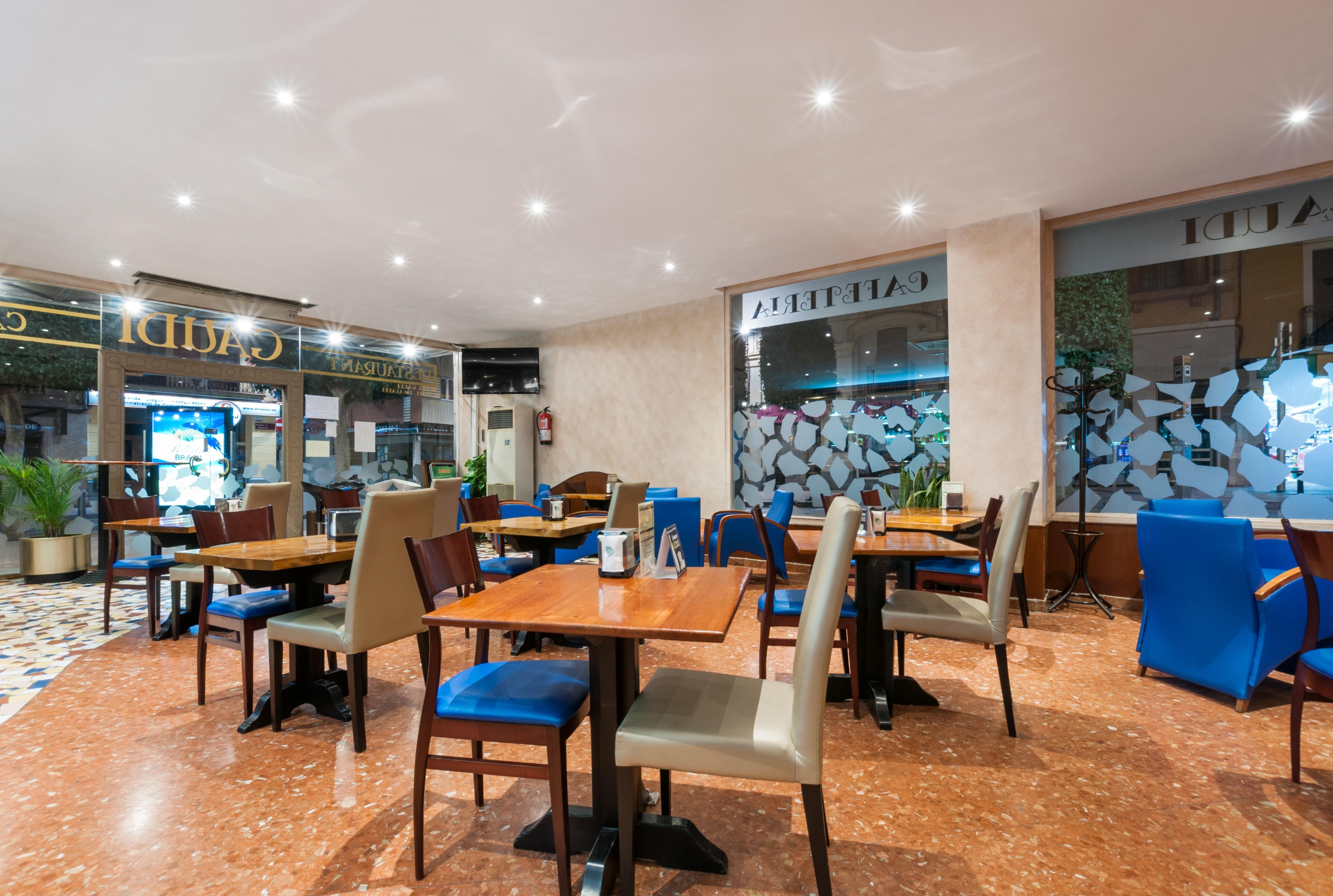Hotel Gaudi Реус Екстериор снимка
