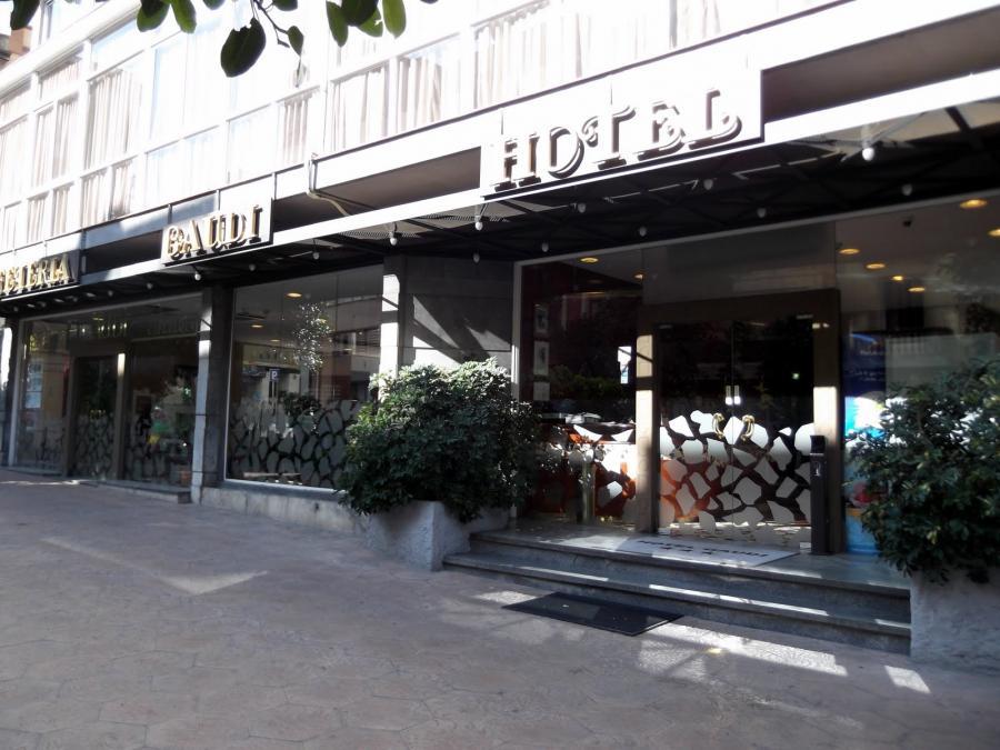 Hotel Gaudi Реус Екстериор снимка