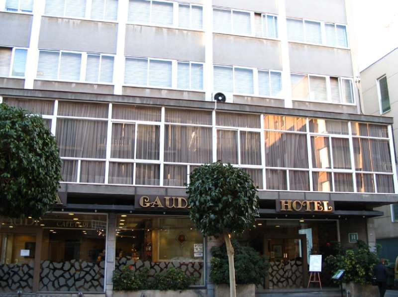 Hotel Gaudi Реус Екстериор снимка