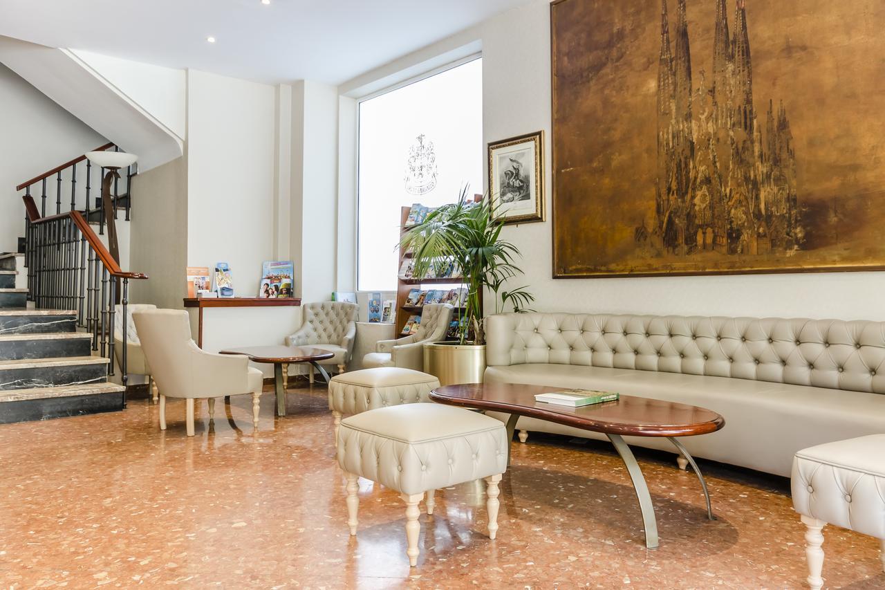 Hotel Gaudi Реус Екстериор снимка