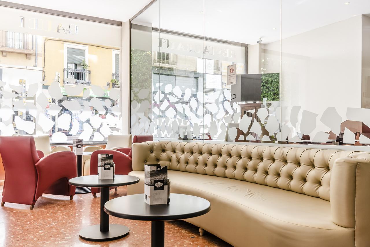 Hotel Gaudi Реус Екстериор снимка