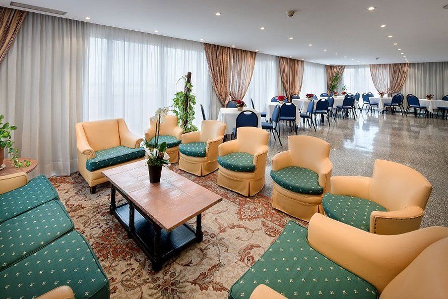 Hotel Gaudi Реус Екстериор снимка