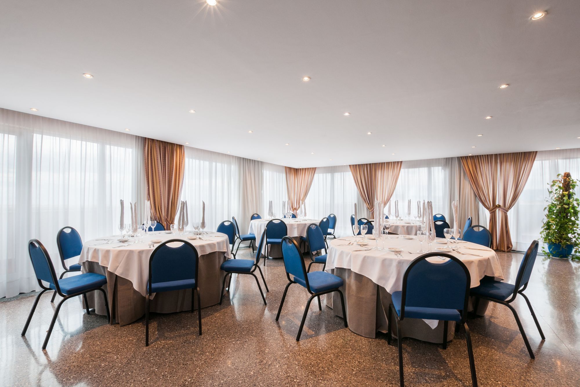 Hotel Gaudi Реус Екстериор снимка