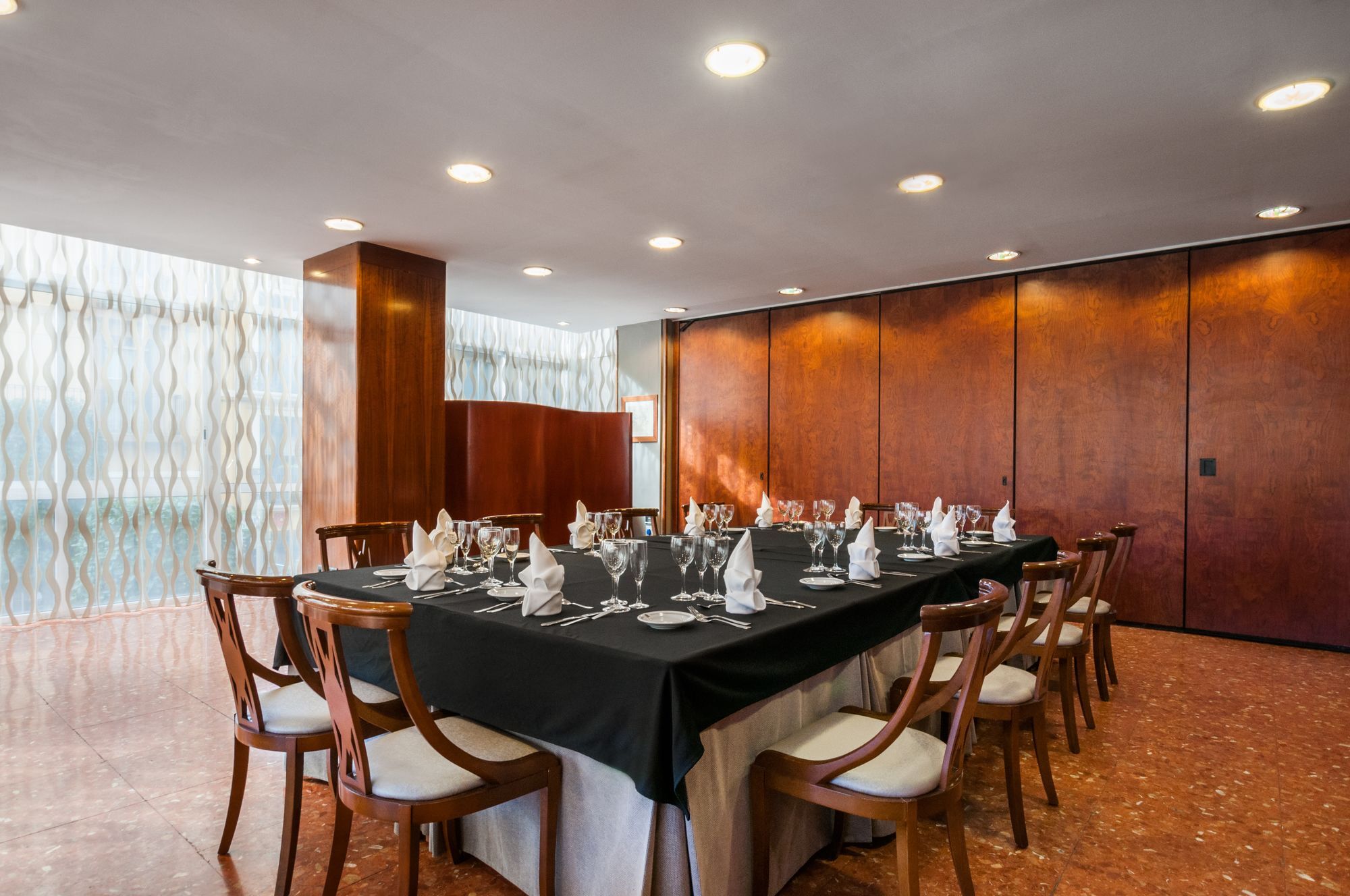 Hotel Gaudi Реус Екстериор снимка