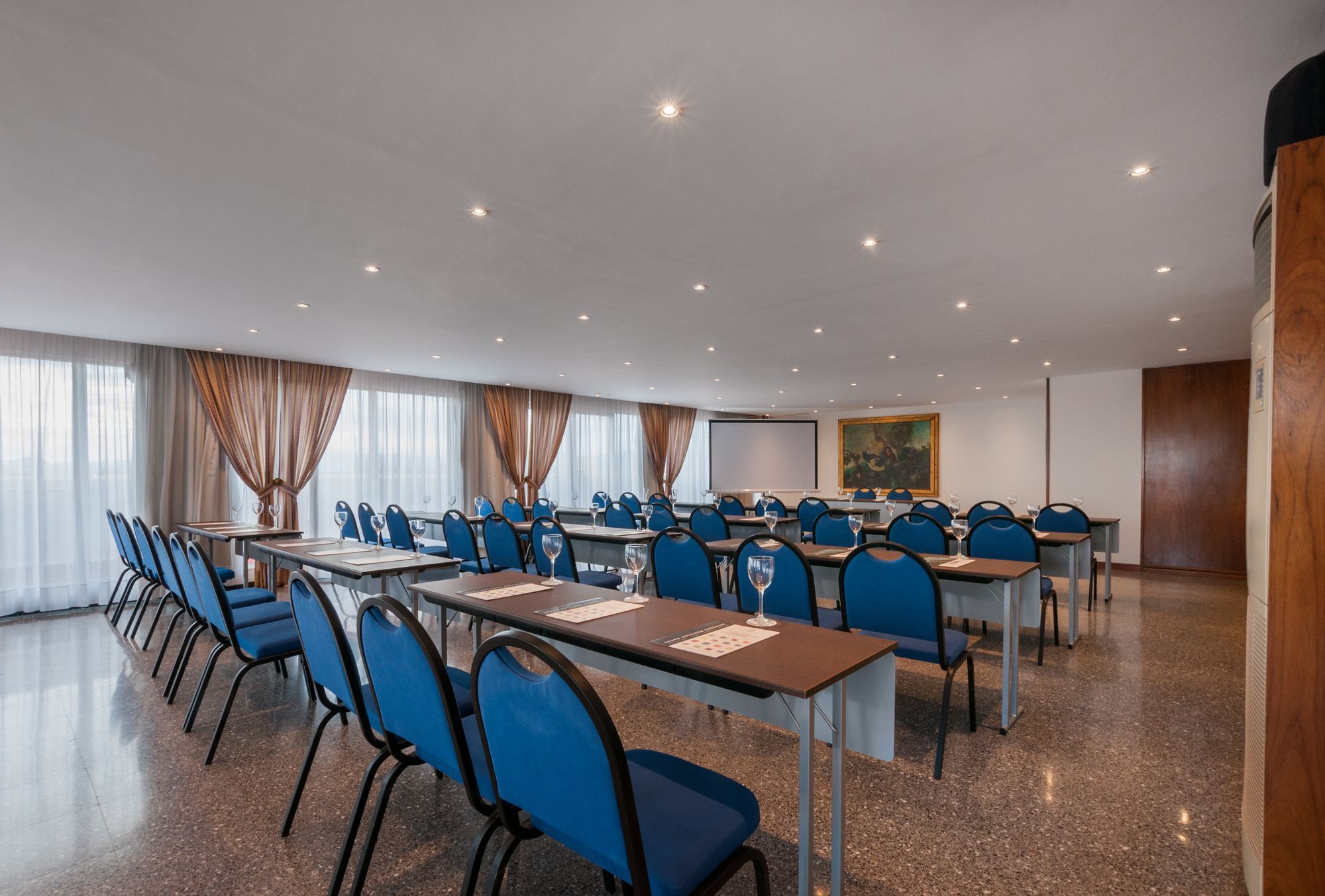 Hotel Gaudi Реус Екстериор снимка